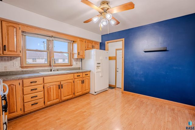 308 S Blaine Ave Avenue, Sioux Falls, SD 57103