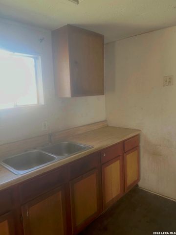 7215 GREEN OAK PL, San Antonio, TX 78221