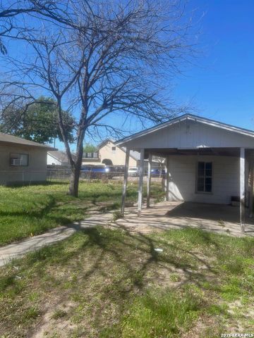 7215 GREEN OAK PL, San Antonio, TX 78221