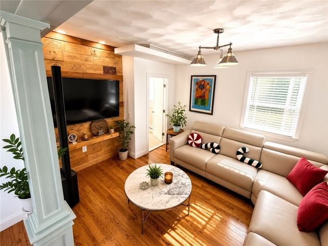 78 Highland Avenue, Johnston, RI 02919