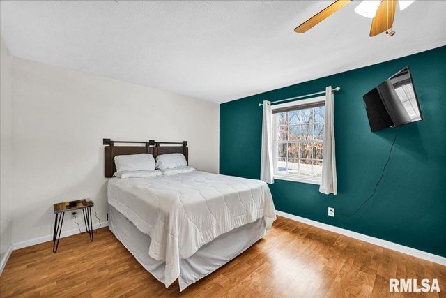 104 HAWTHORNE Court, Dahinda, IL 61428