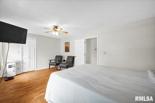 104 HAWTHORNE Court, Dahinda, IL 61428