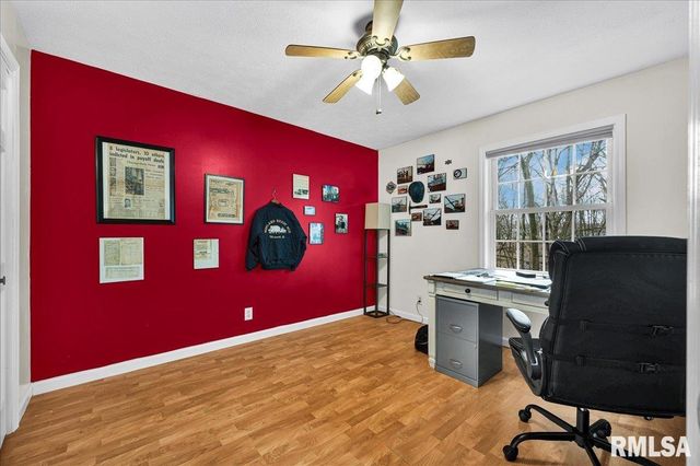 104 HAWTHORNE Court, Dahinda, IL 61428