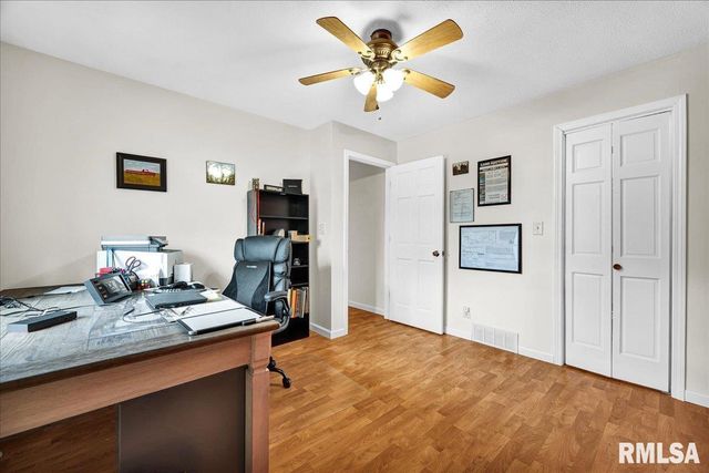 104 HAWTHORNE Court, Dahinda, IL 61428