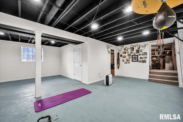 104 HAWTHORNE Court, Dahinda, IL 61428