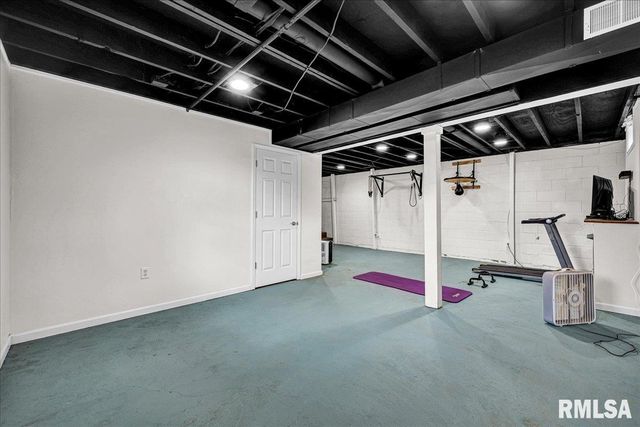 104 HAWTHORNE Court, Dahinda, IL 61428