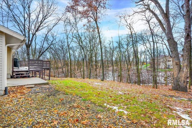 104 HAWTHORNE Court, Dahinda, IL 61428