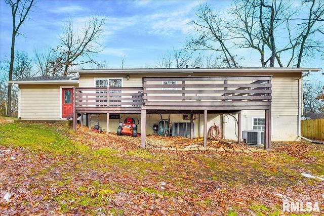 104 HAWTHORNE Court, Dahinda, IL 61428