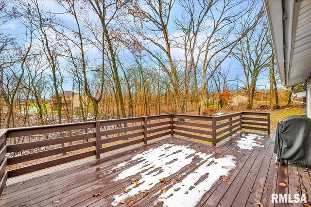 104 HAWTHORNE Court, Dahinda, IL 61428