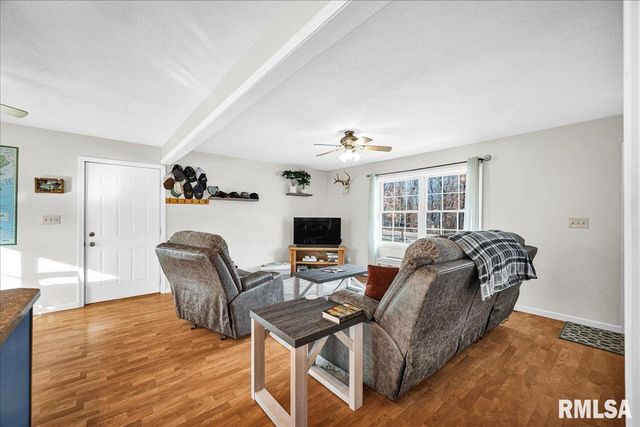 104 HAWTHORNE Court, Dahinda, IL 61428