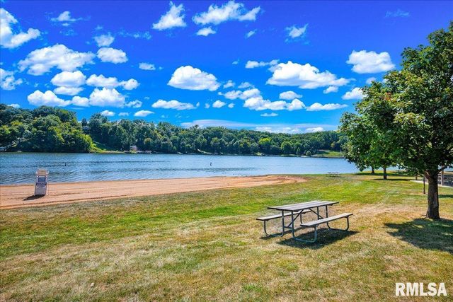 104 HAWTHORNE Court, Dahinda, IL 61428