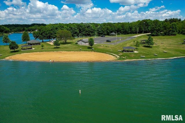 104 HAWTHORNE Court, Dahinda, IL 61428