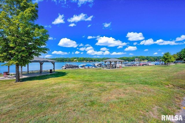 104 HAWTHORNE Court, Dahinda, IL 61428