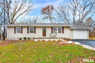 104 HAWTHORNE Court, Dahinda, IL 61428