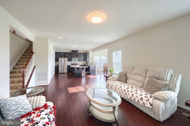 1218 ALTA VISTA WAY, Seven Valleys, PA 17360