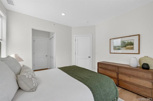 1814 Soundview Court, Yorktown Heights, NY 10598