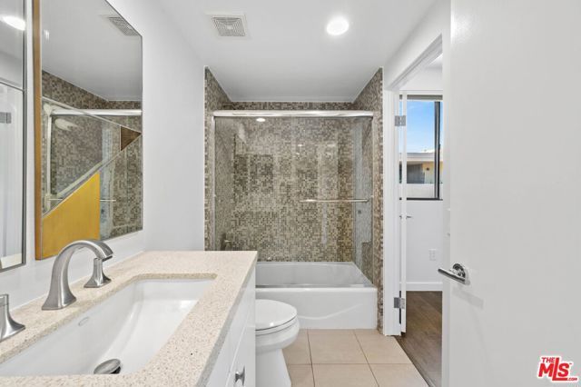 910 E Palm Canyon Drive 205, Palm Springs, CA 92264