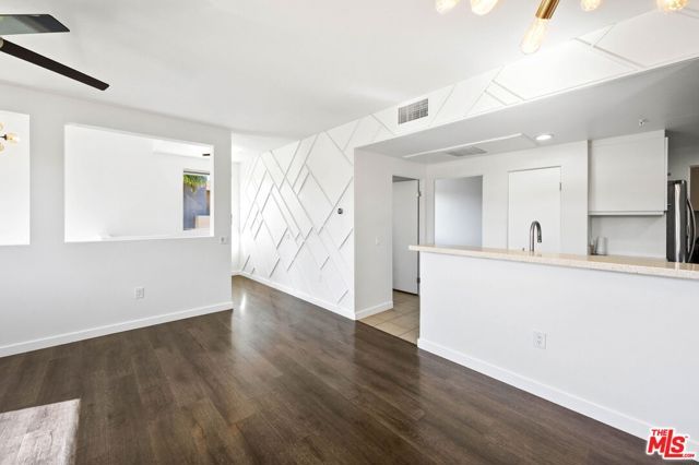 910 E Palm Canyon Drive 205, Palm Springs, CA 92264