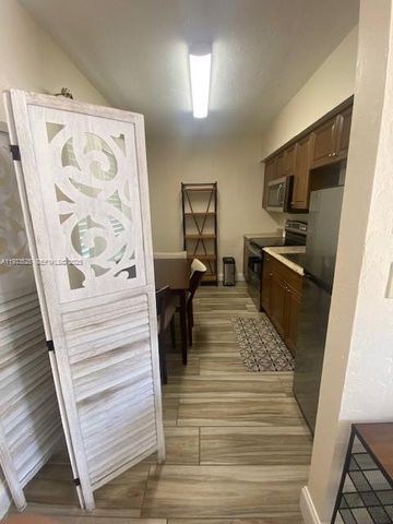 326 Roosevelt St 5, Hollywood, FL 33019