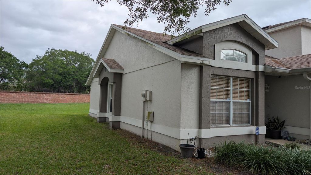 Image 2 of property listing at 14512 LAGUNA BEACH CIRCLE, Orlando, FL 32824