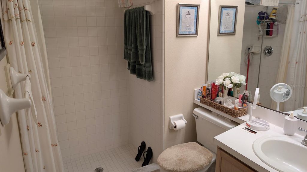 Image 7 of property listing at 14512 LAGUNA BEACH CIRCLE, Orlando, FL 32824