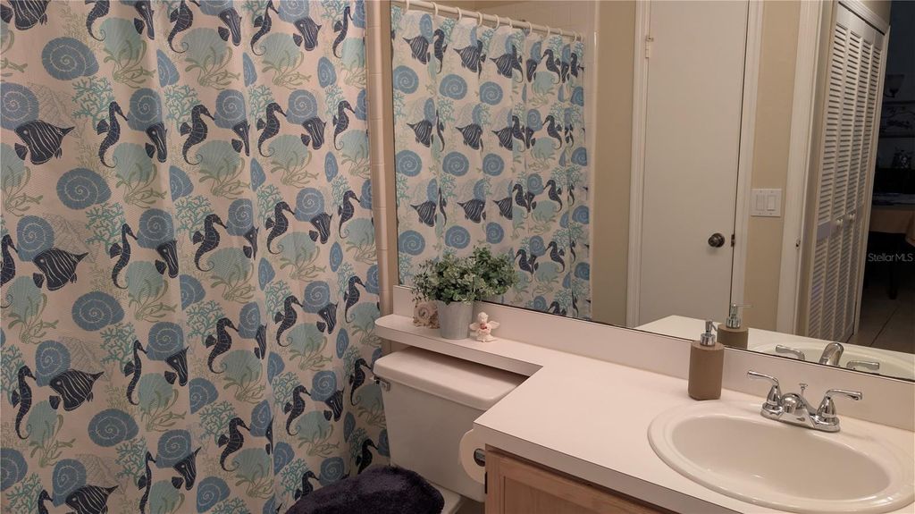 Image 8 of property listing at 14512 LAGUNA BEACH CIRCLE, Orlando, FL 32824