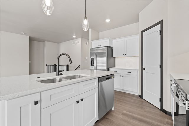 5021 Bluestem Street SW, Kalona, IA 52247