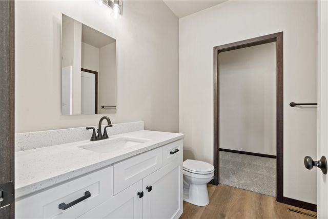 5021 Bluestem Street SW, Kalona, IA 52247