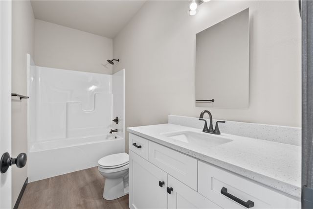 5021 Bluestem Street SW, Kalona, IA 52247