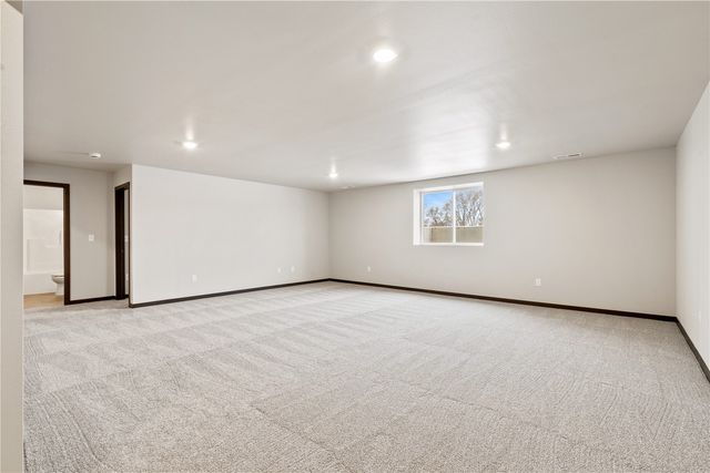 5021 Bluestem Street SW, Kalona, IA 52247