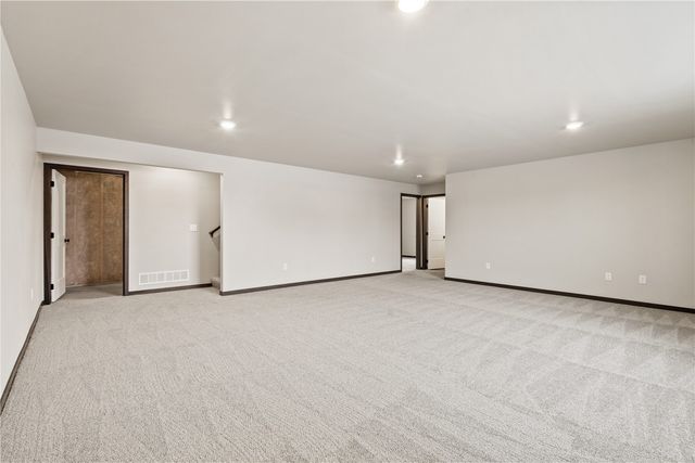 5021 Bluestem Street SW, Kalona, IA 52247