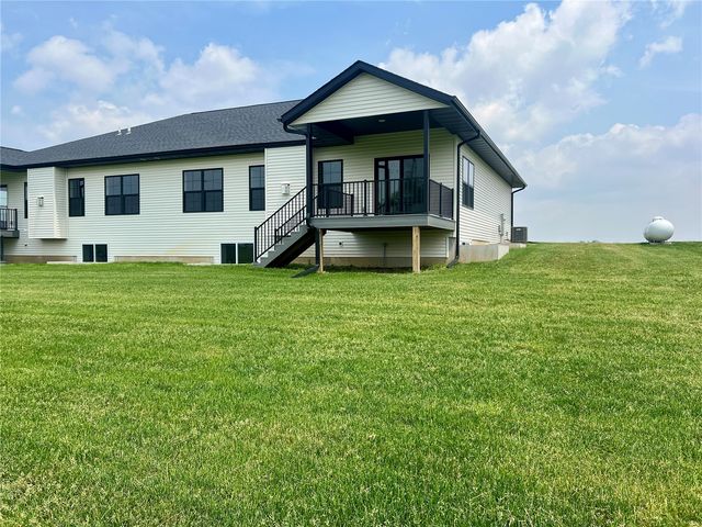 5021 Bluestem Street SW, Kalona, IA 52247