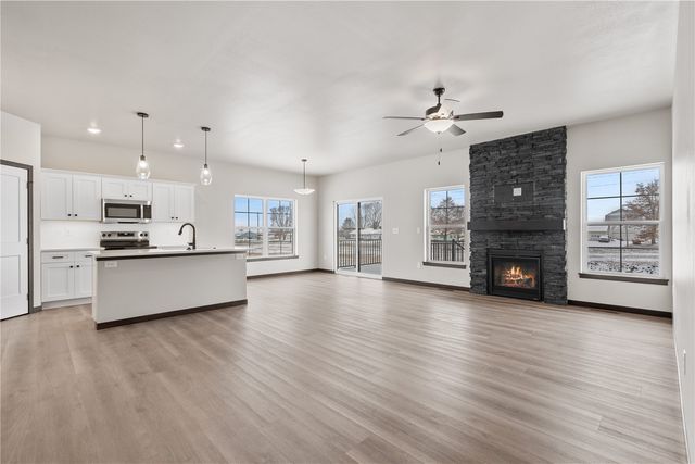 5021 Bluestem Street SW, Kalona, IA 52247