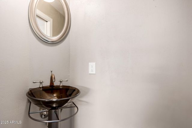 3912 S ELM Street, Tempe, AZ 85282