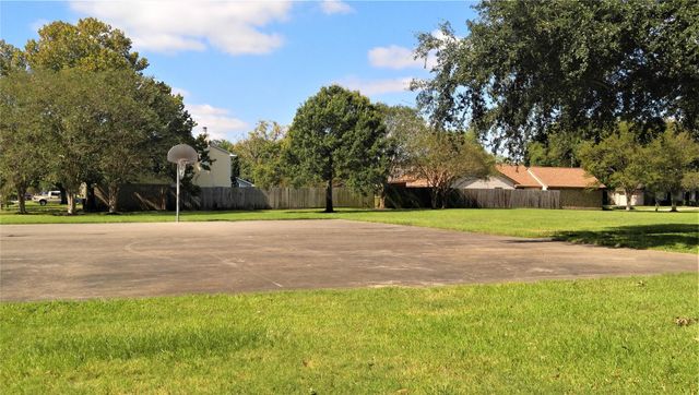 3806 Pecan Circle, La Porte, TX 77571