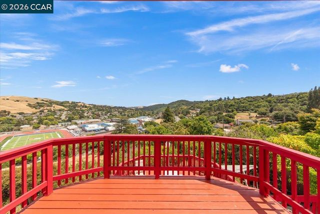 2080 Costa Ct, Pinole, CA 94564