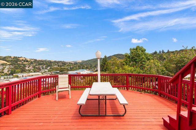 2080 Costa Ct, Pinole, CA 94564