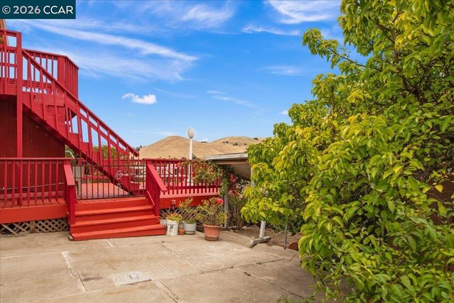 2080 Costa Ct, Pinole, CA 94564