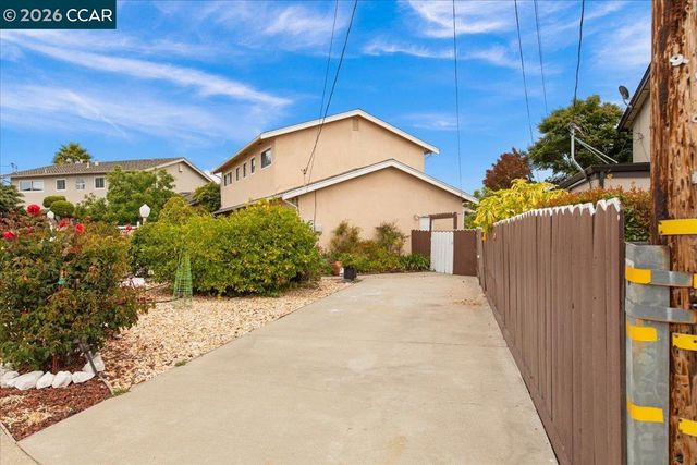 2080 Costa Ct, Pinole, CA 94564