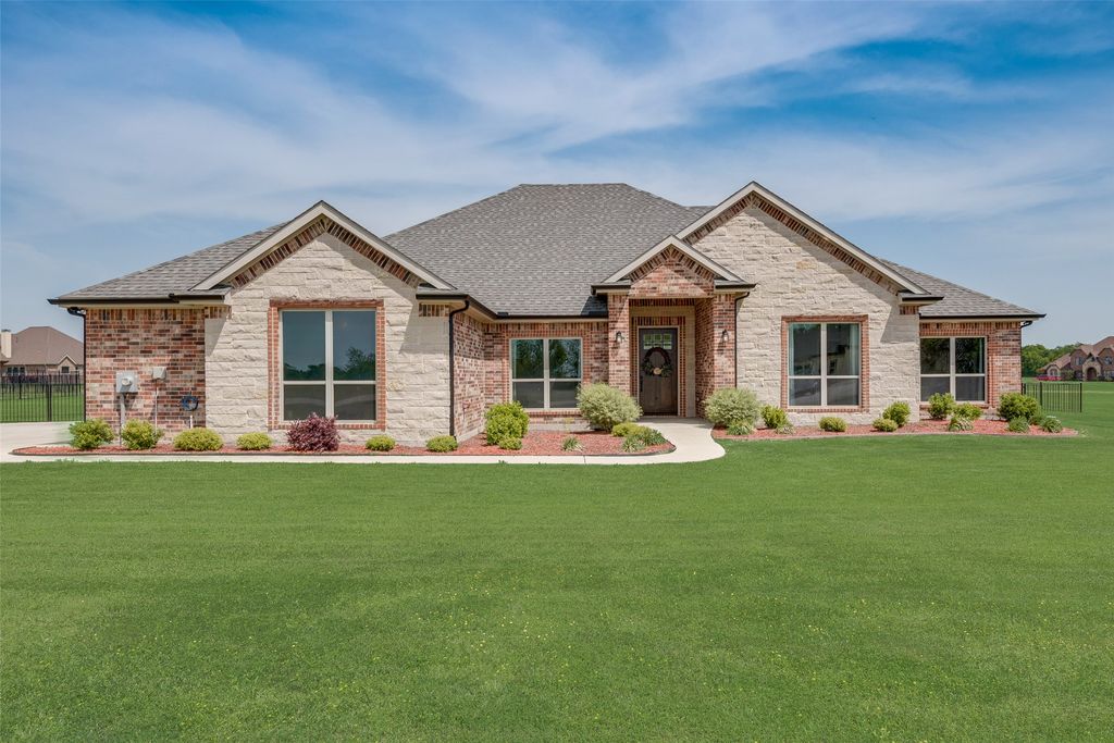 1044 Encino Court, Wills Point, TX 75169