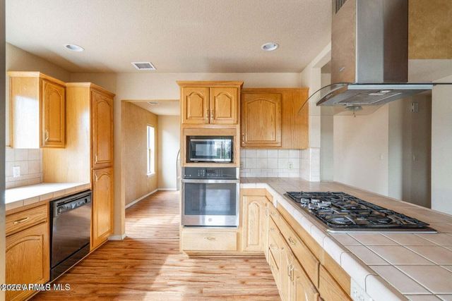 5643 HOLE IN ONE Drive, Prescott, AZ 86301