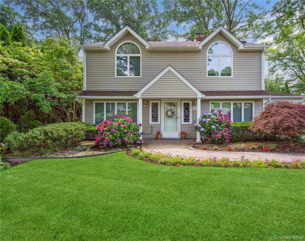 60 Wakefield Avenue, Port Washington, NY 11050