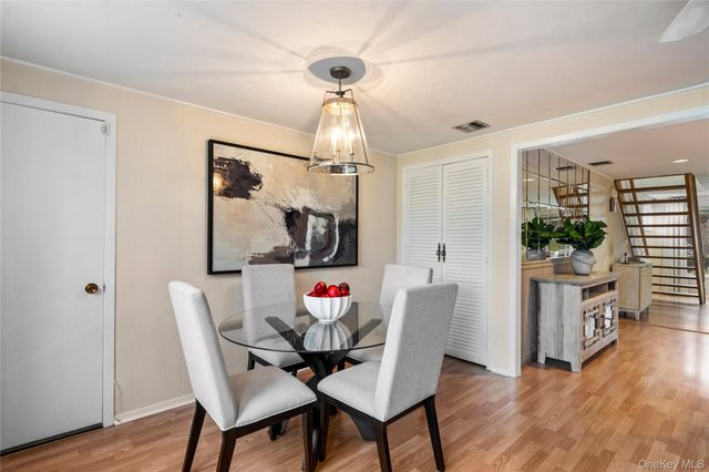 60 Wakefield Avenue, Port Washington, NY 11050