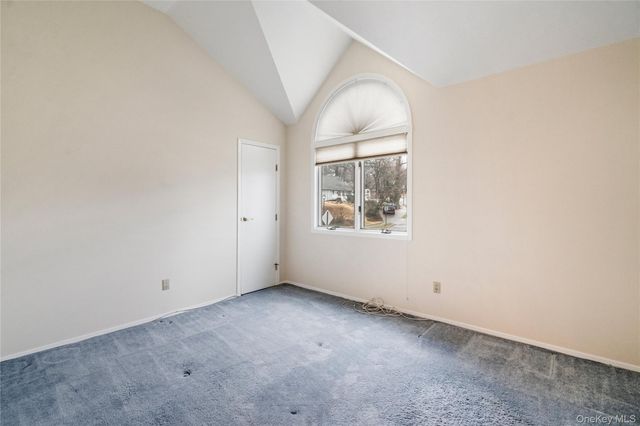 60 Wakefield Avenue, Port Washington, NY 11050