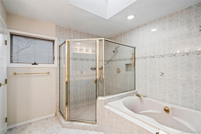 60 Wakefield Avenue, Port Washington, NY 11050