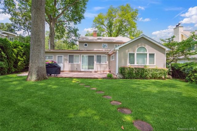 60 Wakefield Avenue, Port Washington, NY 11050