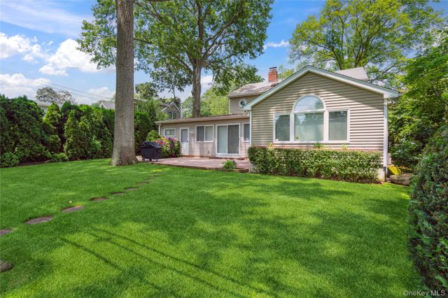 60 Wakefield Avenue, Port Washington, NY 11050