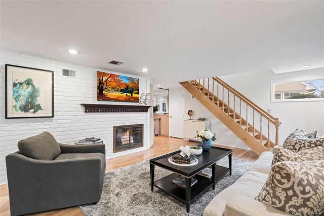 60 Wakefield Avenue, Port Washington, NY 11050