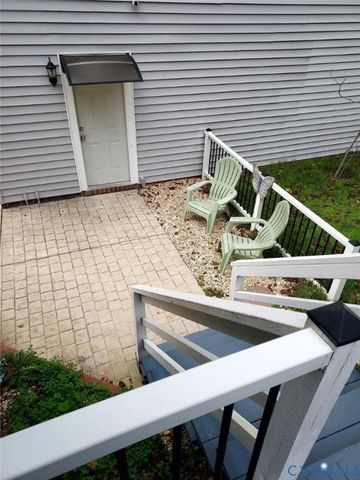 7101 N Hairpin Dr, Quinton, VA 23141