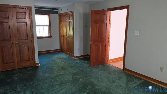 7101 N Hairpin Dr, Quinton, VA 23141